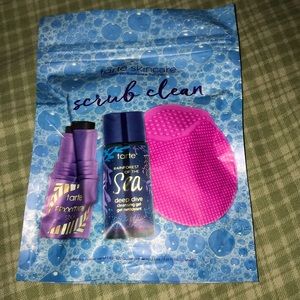 NWT Limited Edition Tarte Scrub Clean Set